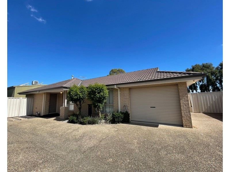 4/460 Parnall Street, Lavington NSW 2641