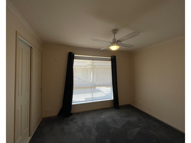 4/460 Parnall Street, Lavington NSW 2641