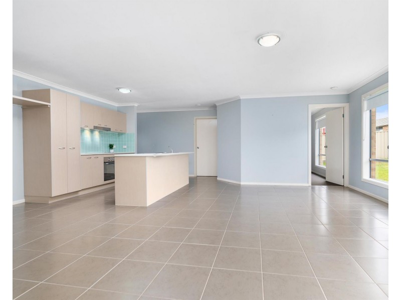 6 BLACKET Place, Hamilton Valley NSW 2641