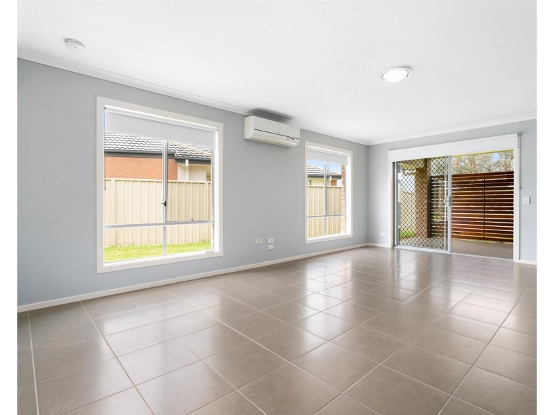 6 BLACKET Place, Hamilton Valley NSW 2641