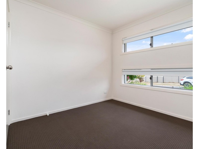 6 BLACKET Place, Hamilton Valley NSW 2641