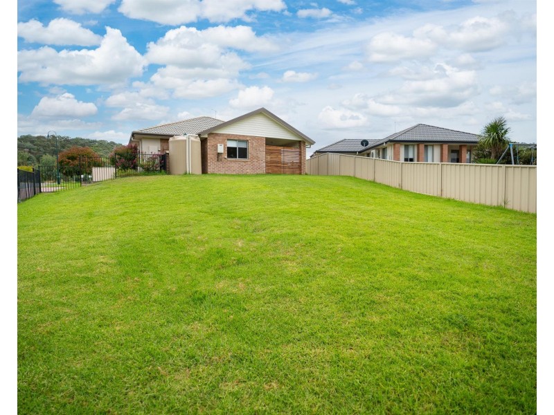 6 BLACKET Place, Hamilton Valley NSW 2641