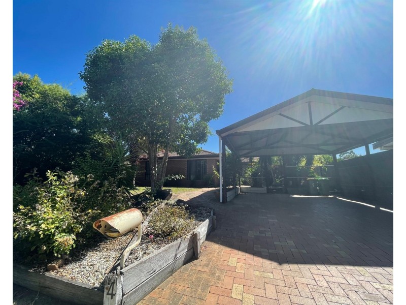 4 Benn Crescent, West Albury NSW 2640