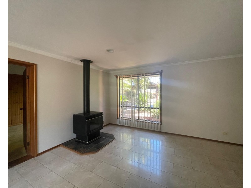 4 Benn Crescent, West Albury NSW 2640