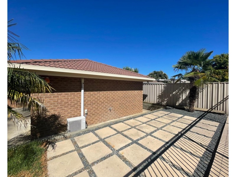 4 Benn Crescent, West Albury NSW 2640