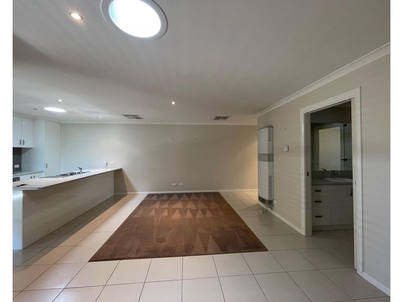 526 McDonald Road, Lavington NSW 2641