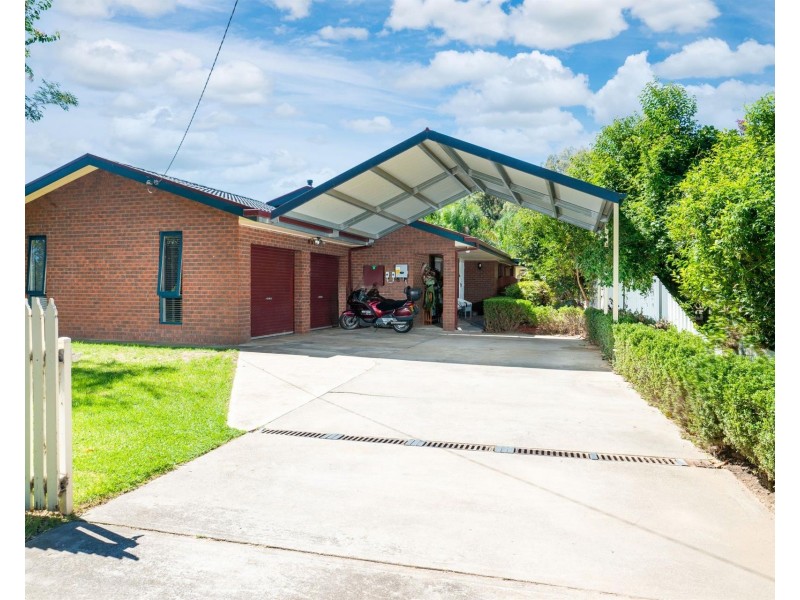 504 Urana Road, Lavington NSW 2641