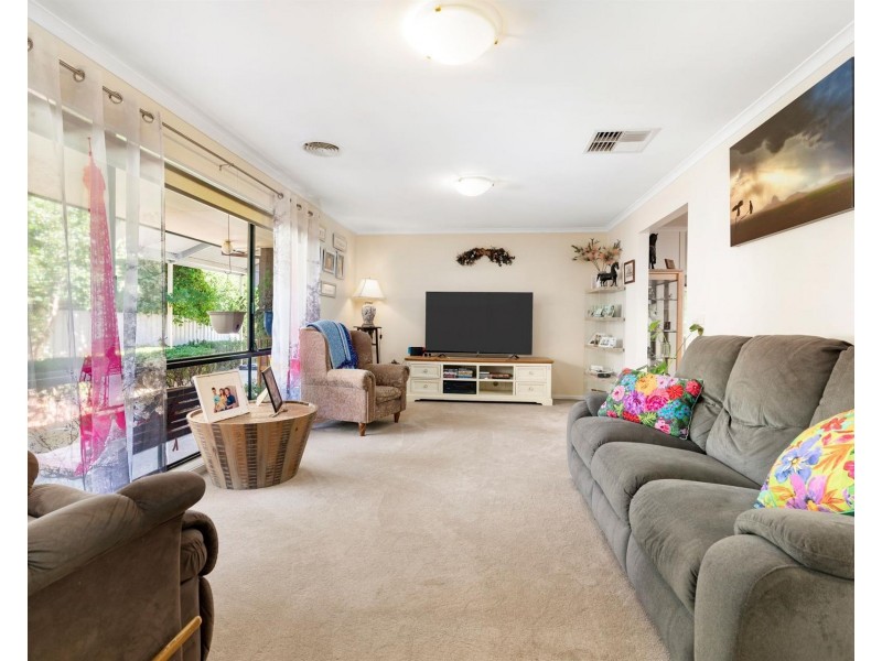 504 Urana Road, Lavington NSW 2641