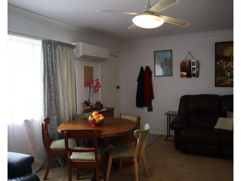 6/450 KOTTHOFF Street, Lavington NSW 2641