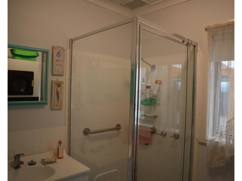 6/450 KOTTHOFF Street, Lavington NSW 2641