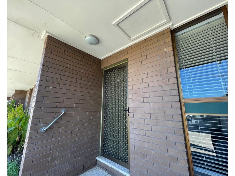 4/311 Moore Street, Lavington NSW 2641