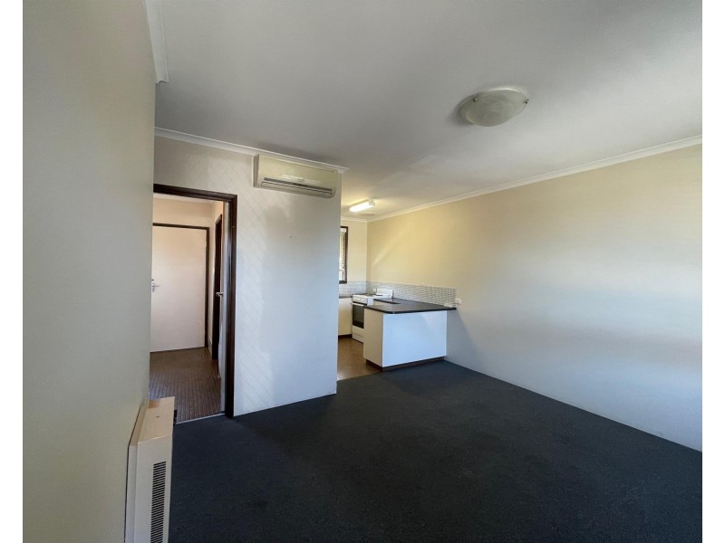 4/311 Moore Street, Lavington NSW 2641