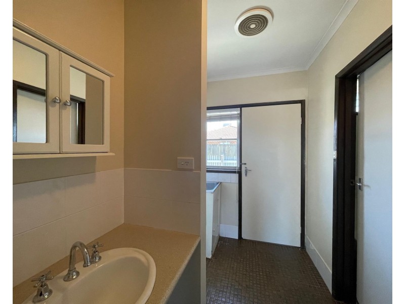 4/311 Moore Street, Lavington NSW 2641