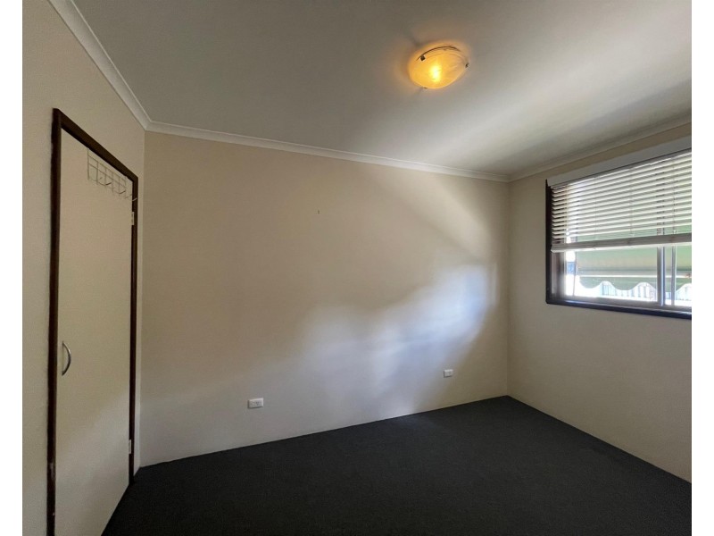 4/311 Moore Street, Lavington NSW 2641