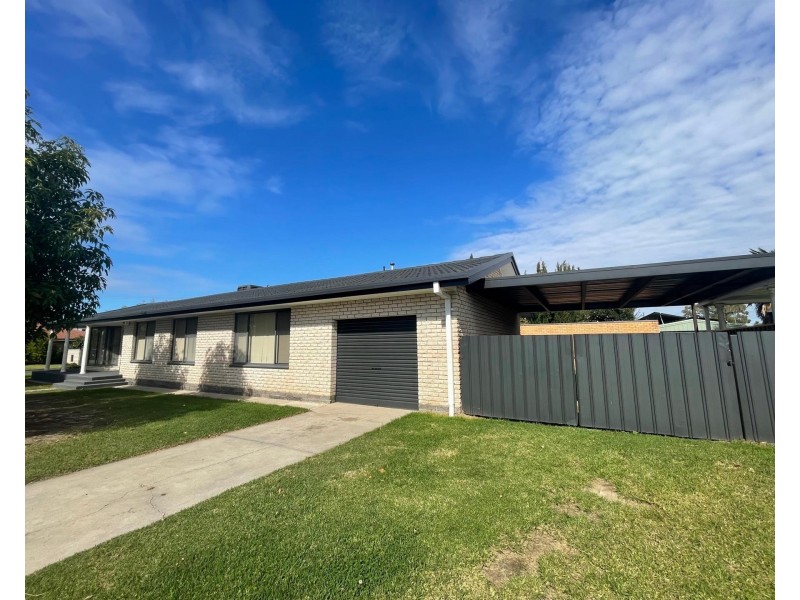 383 Douglas Road, Lavington NSW 2641