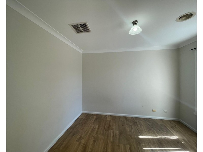 383 Douglas Road, Lavington NSW 2641