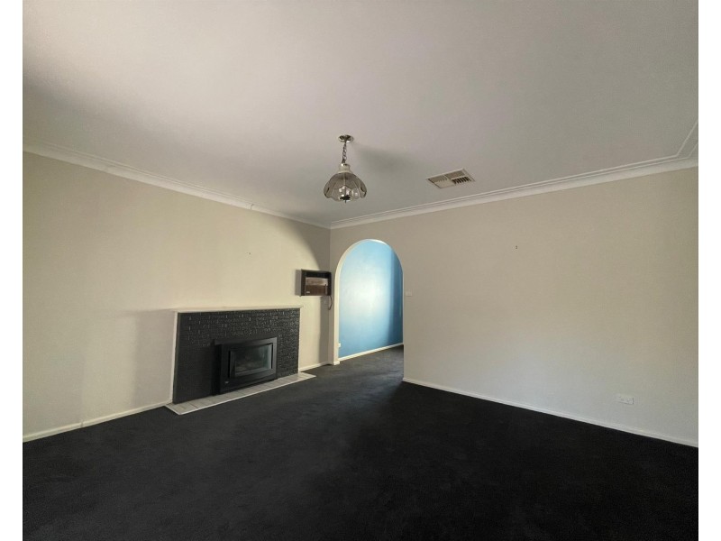 298 Desmond Street, Lavington NSW 2641