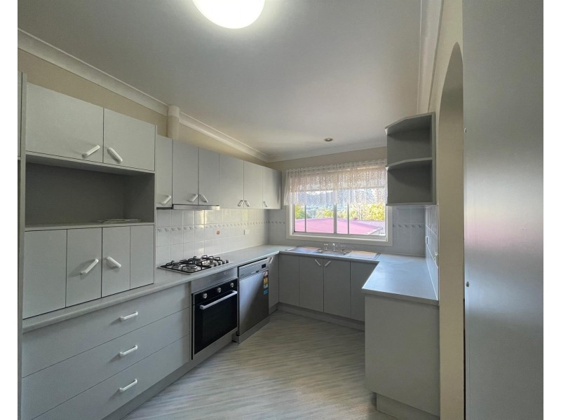 298 Desmond Street, Lavington NSW 2641