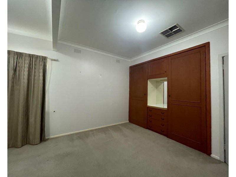 298 Desmond Street, Lavington NSW 2641