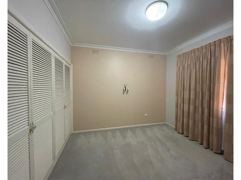 298 Desmond Street, Lavington NSW 2641