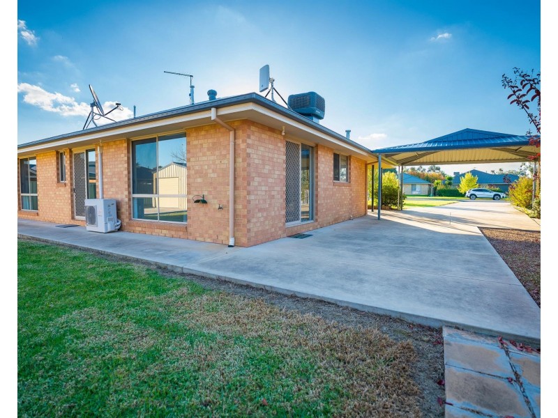 85 Adams Street, Jindera NSW 2642