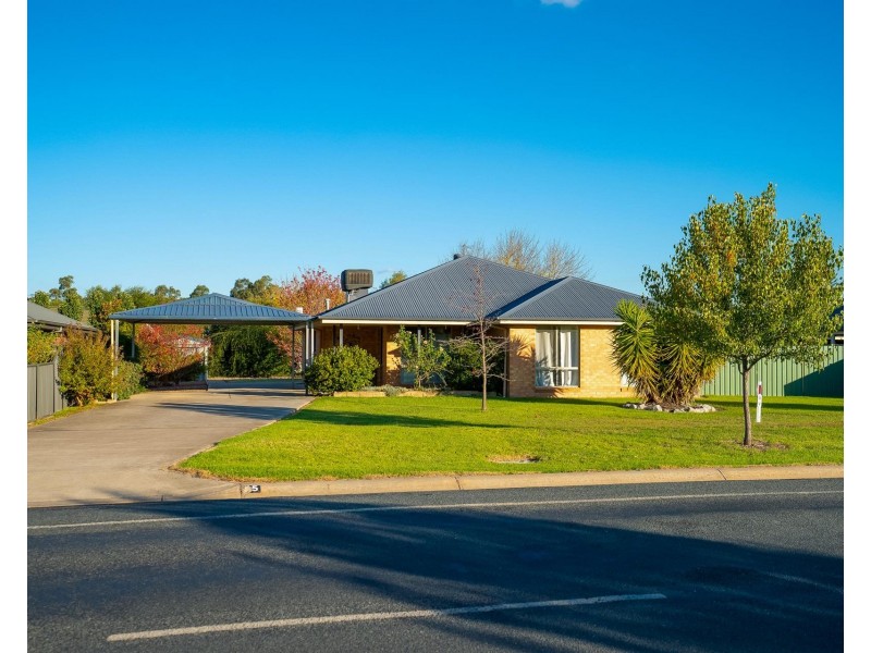 85 Adams Street, Jindera NSW 2642