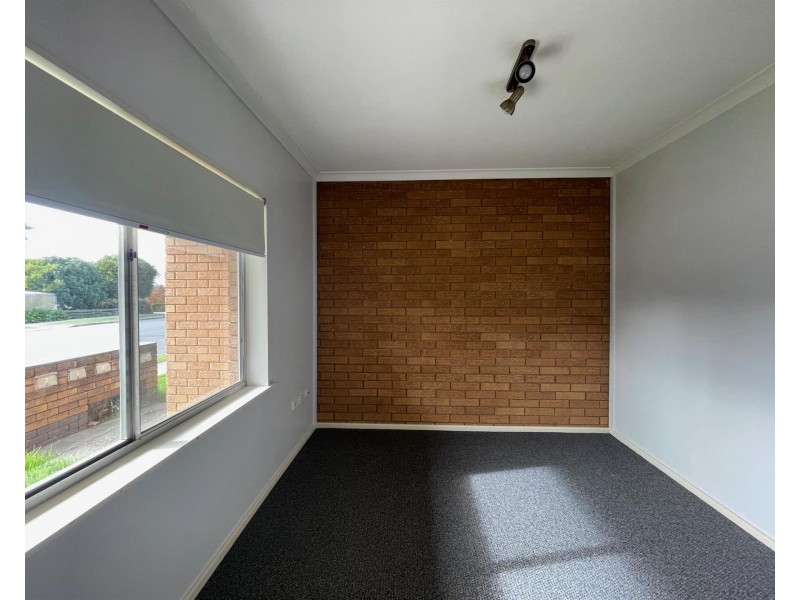 2/379 Tarakan Avenue, North Albury NSW 2640