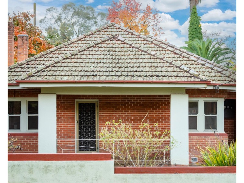 724 PEMBERTON Street, Albury NSW 2640