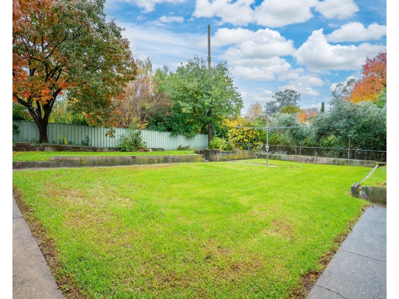 724 PEMBERTON Street, Albury NSW 2640