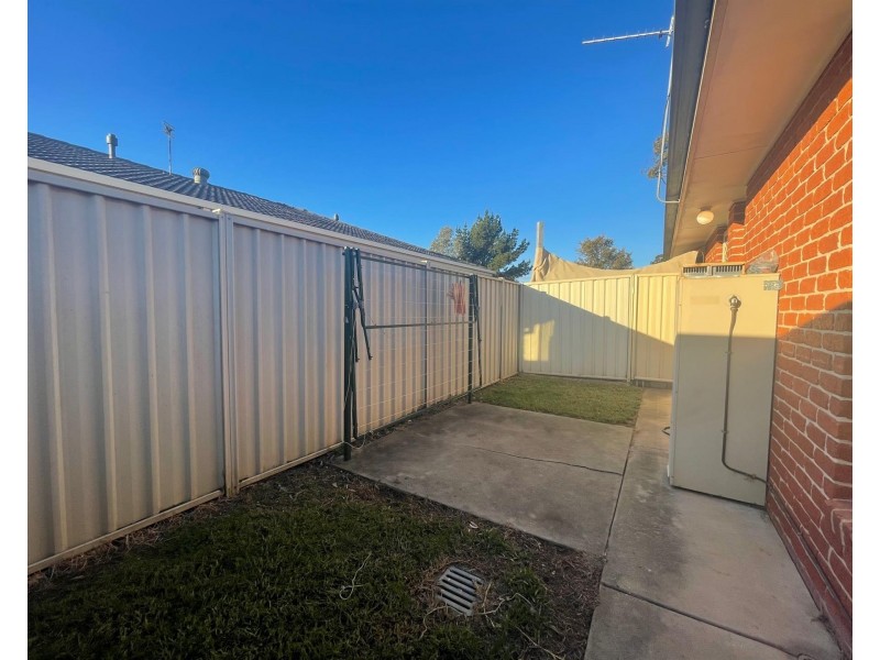 2/732 Lavis Street, East Albury NSW 2640