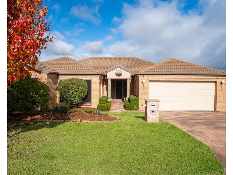 7 Dillagar Place, Springdale Heights NSW 2641