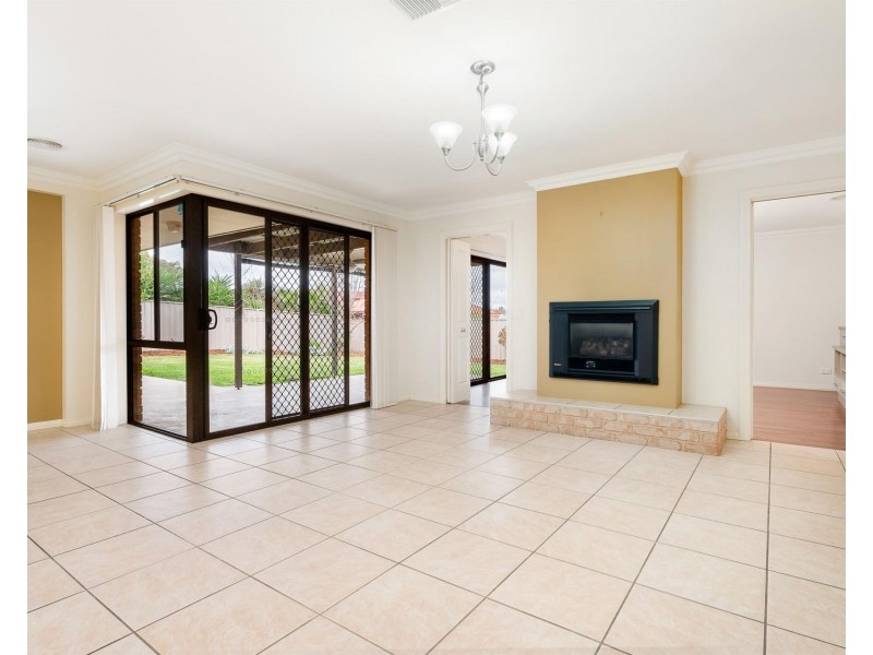 7 Dillagar Place, Springdale Heights NSW 2641