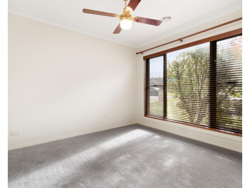 7 Dillagar Place, Springdale Heights NSW 2641