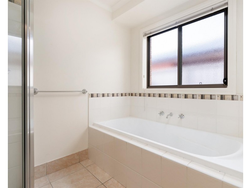 7 Dillagar Place, Springdale Heights NSW 2641