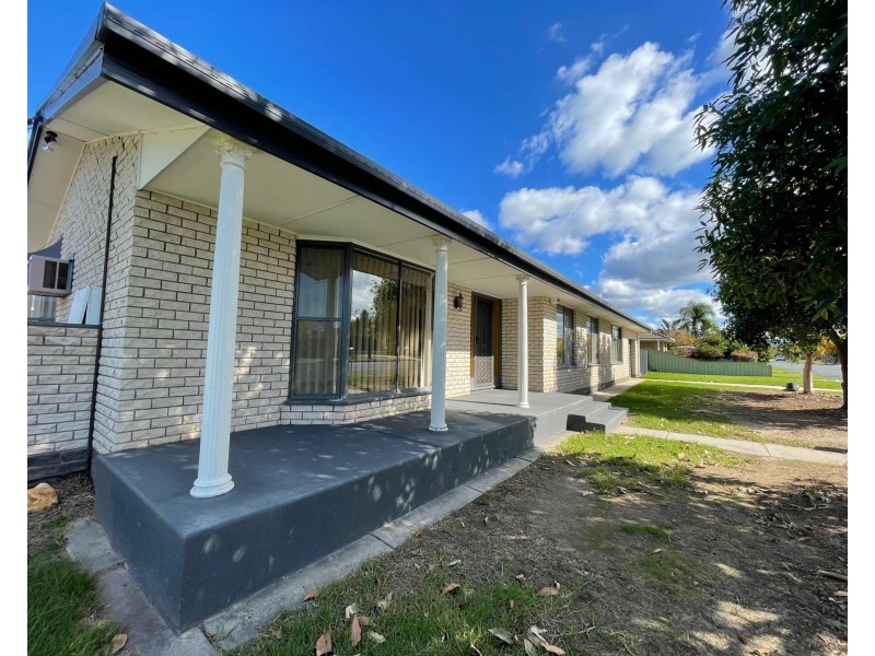 383 Douglas Road, Lavington NSW 2641