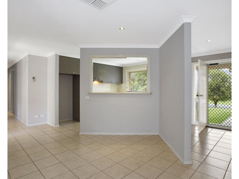 6 Almurta Court, Springdale Heights NSW 2641