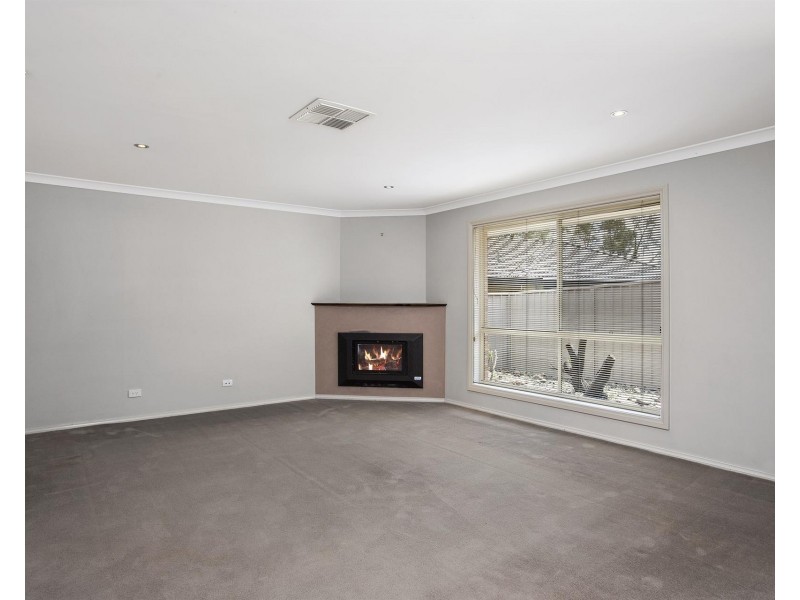6 Almurta Court, Springdale Heights NSW 2641