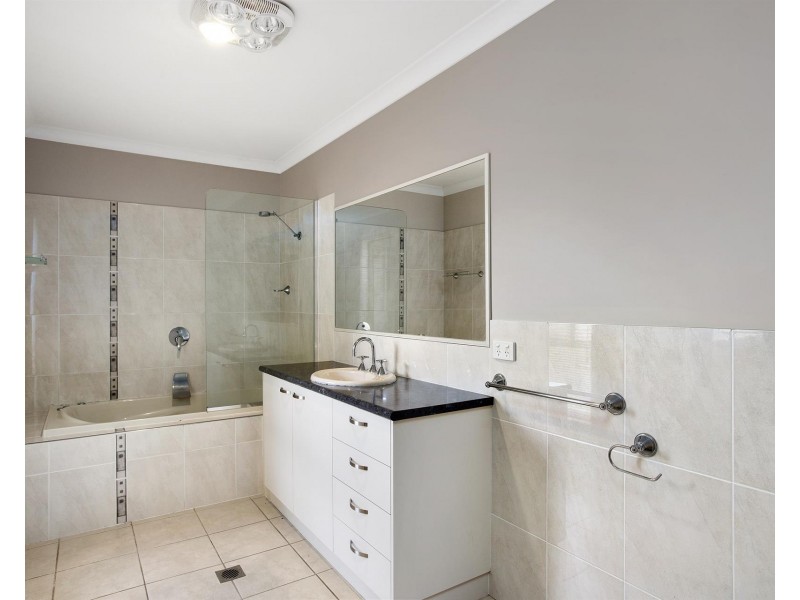 6 Almurta Court, Springdale Heights NSW 2641