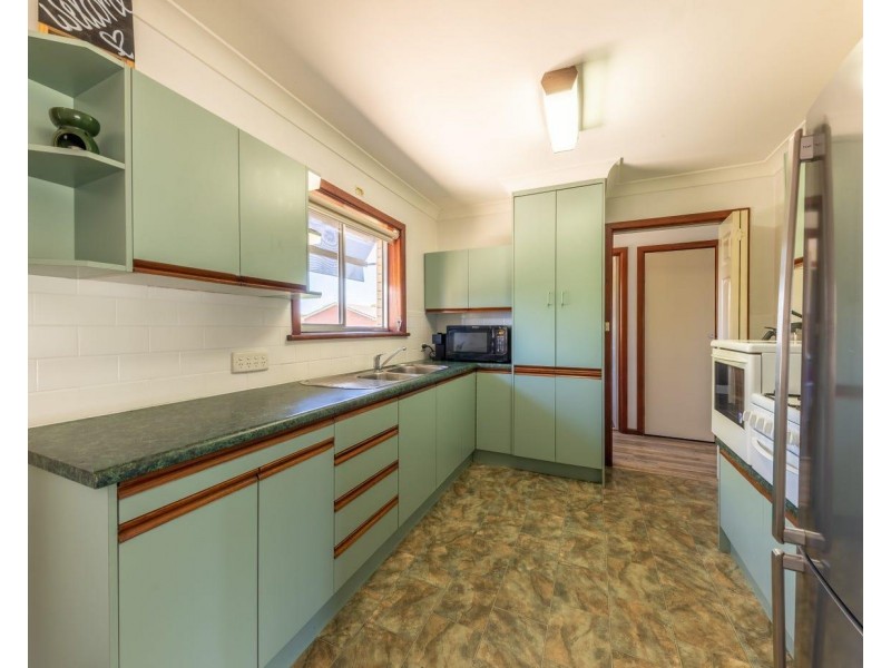447 Bundarra Place, Lavington NSW 2641