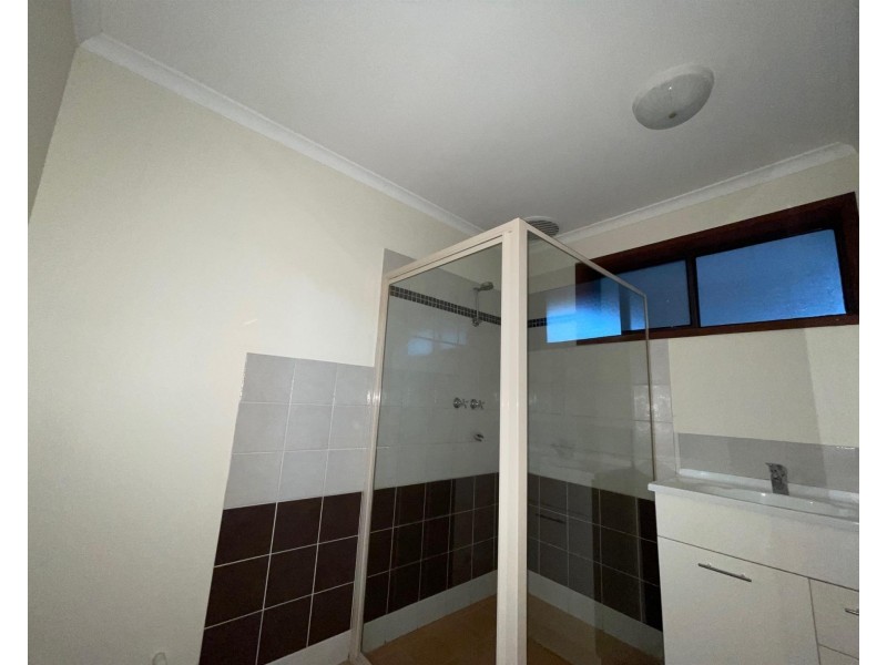 1/486 Kotthoff Street, Lavington NSW 2641