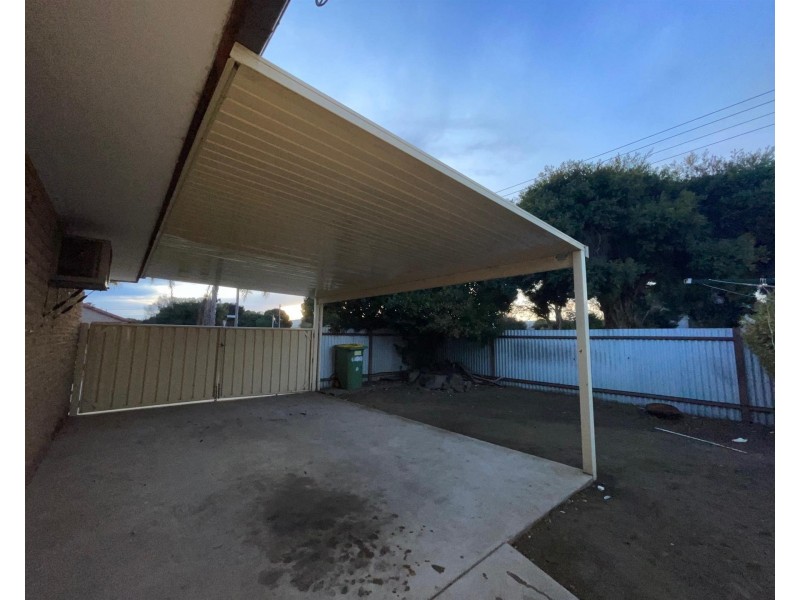 1/486 Kotthoff Street, Lavington NSW 2641