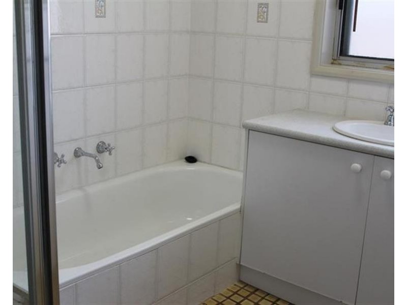 1/483 Urana Road, Lavington NSW 2641