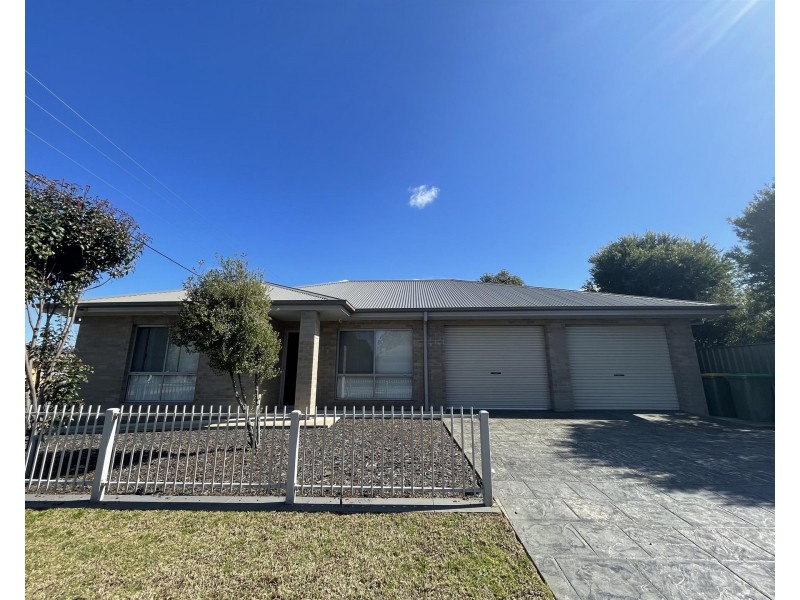 445 Prune Street, Lavington NSW 2641
