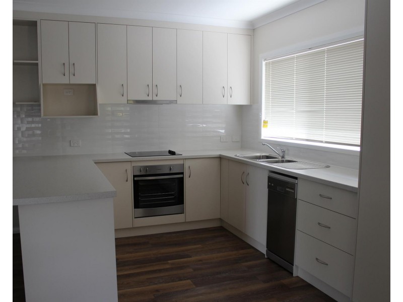 445 Prune Street, Lavington NSW 2641