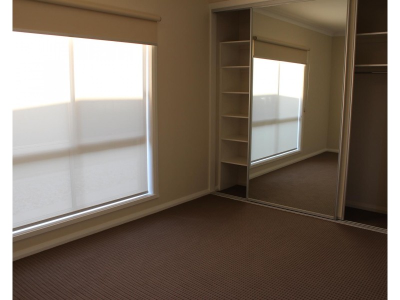 445 Prune Street, Lavington NSW 2641