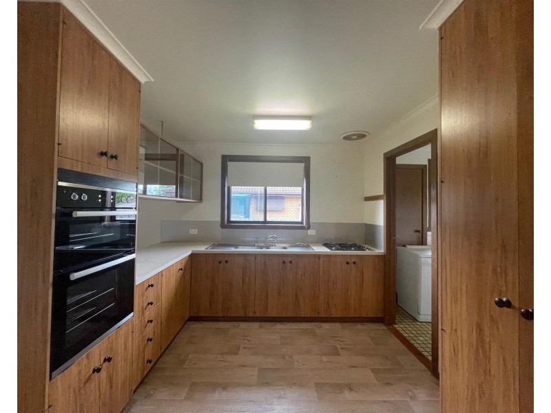 2/481 Neville Street, Lavington NSW 2641
