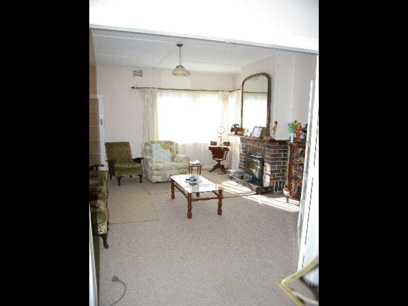 140 Bridge Street, Uralla NSW 2358