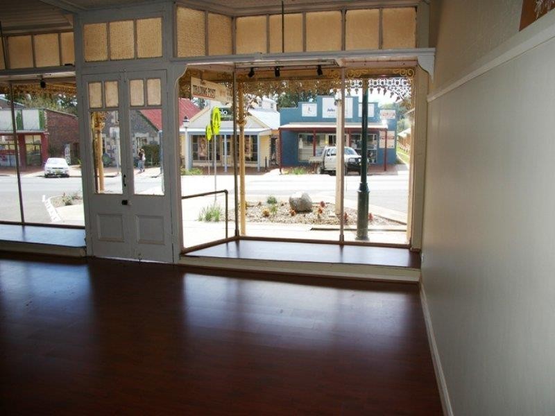 80 Bridge St, Uralla NSW 2358