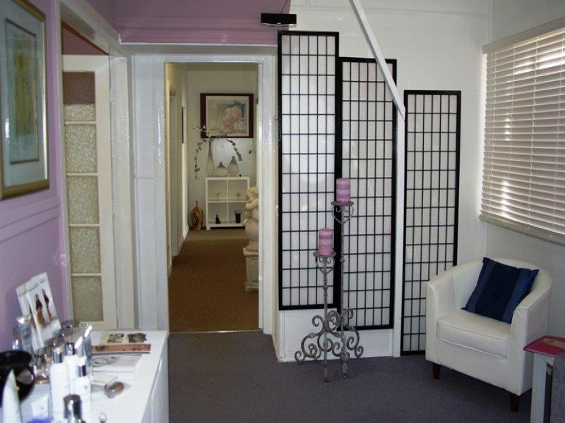 80 Bridge St, Uralla NSW 2358