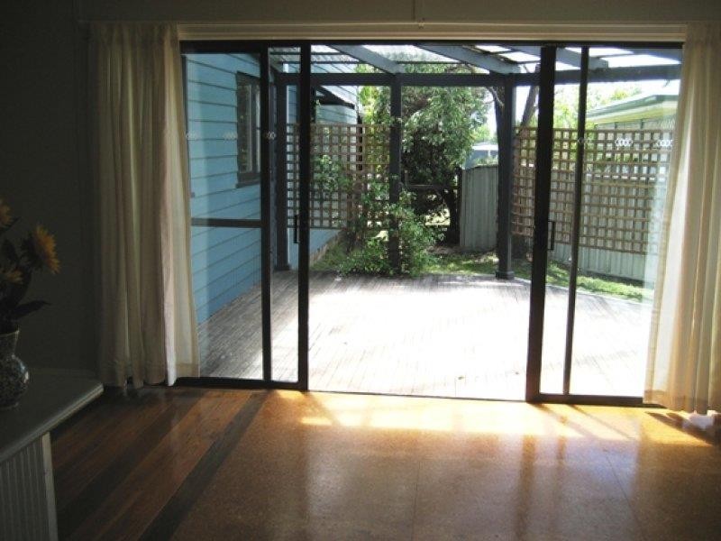 78 Queen St, Uralla NSW 2358